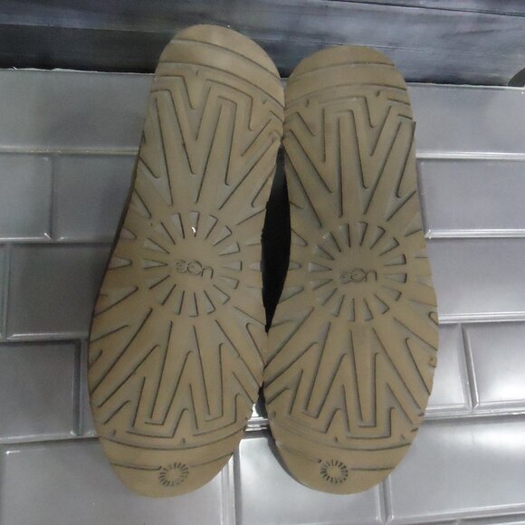 SIZE 10. Ugg Cooke suede slipper loafers shoes. main image 11